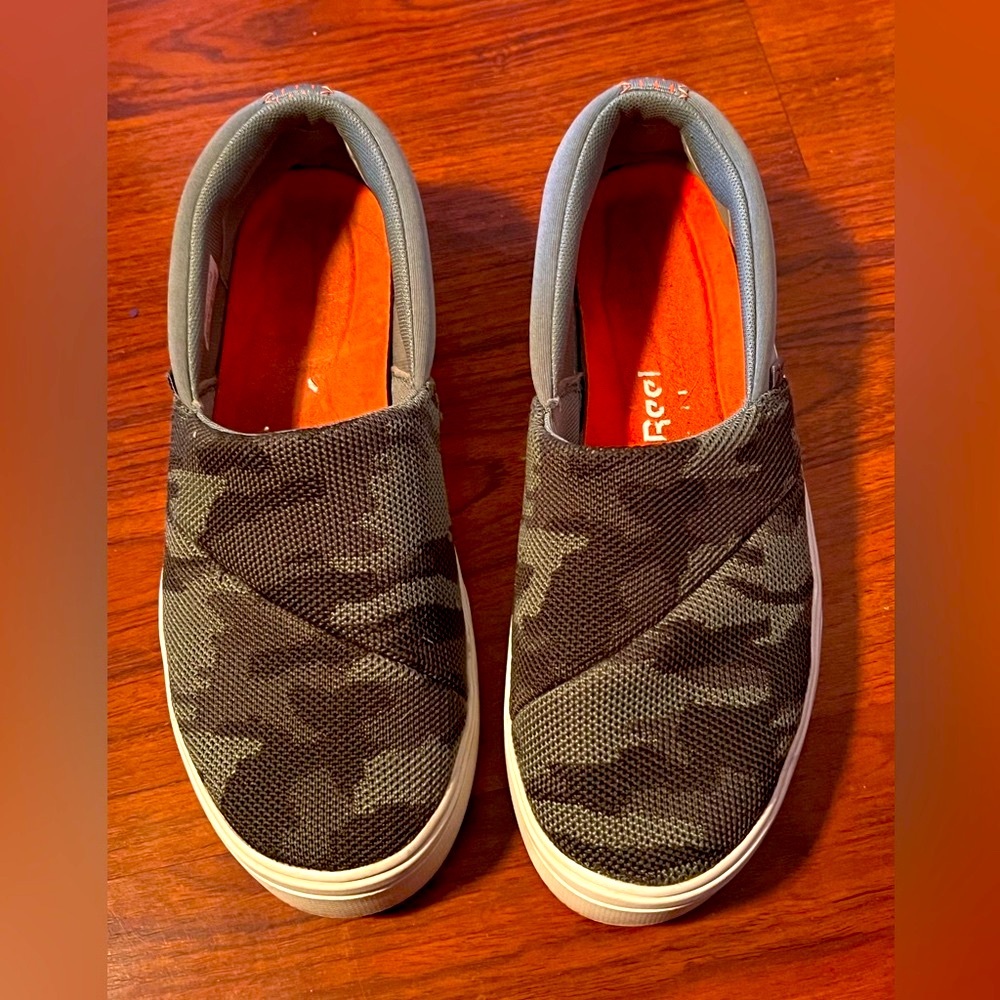 Reebok Camouflage slip on sneakers